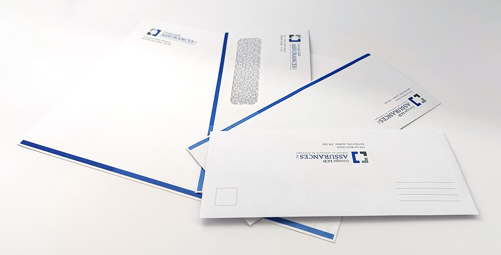 Seasonal corporate brochure printed on 100% recycled paper in German binding. Laminated cover and silver stamping.
